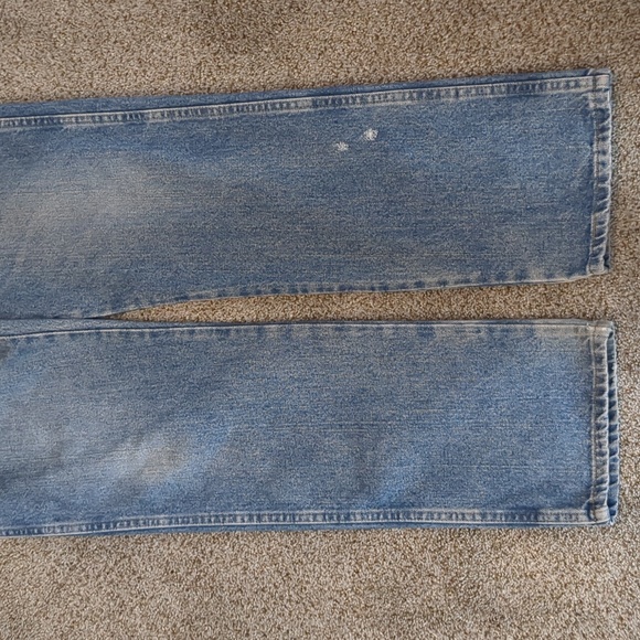 Men's Wrangler distressed regular fit blue jeans size 32X32 - Picture 6 of 12